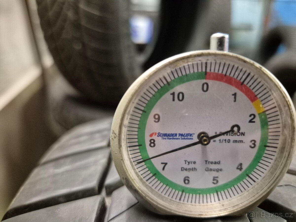 215/60 R17C MICHELIN (7mm) č.16045 - 2