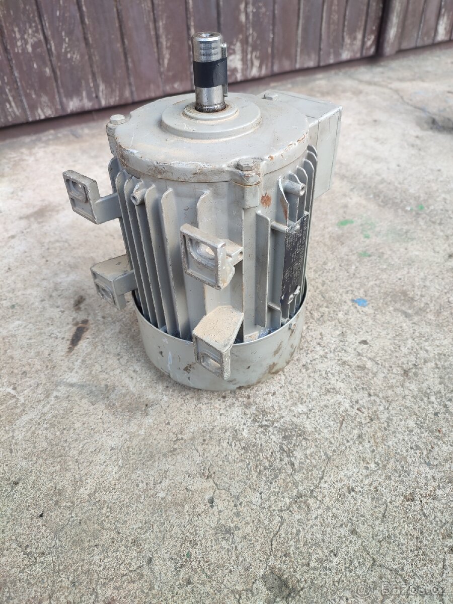 Elektromotor 250 W 680 ot/min - 2