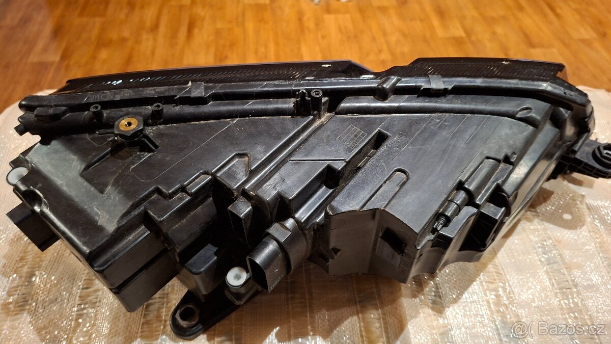 Přední levý světlomet na Škoda Octavia III, FL, rv. 2020 - 2