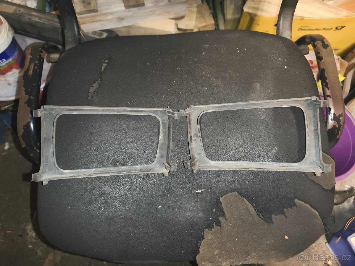 Škoda Felicia (předfacelift) Mřížky mlhovek - 2