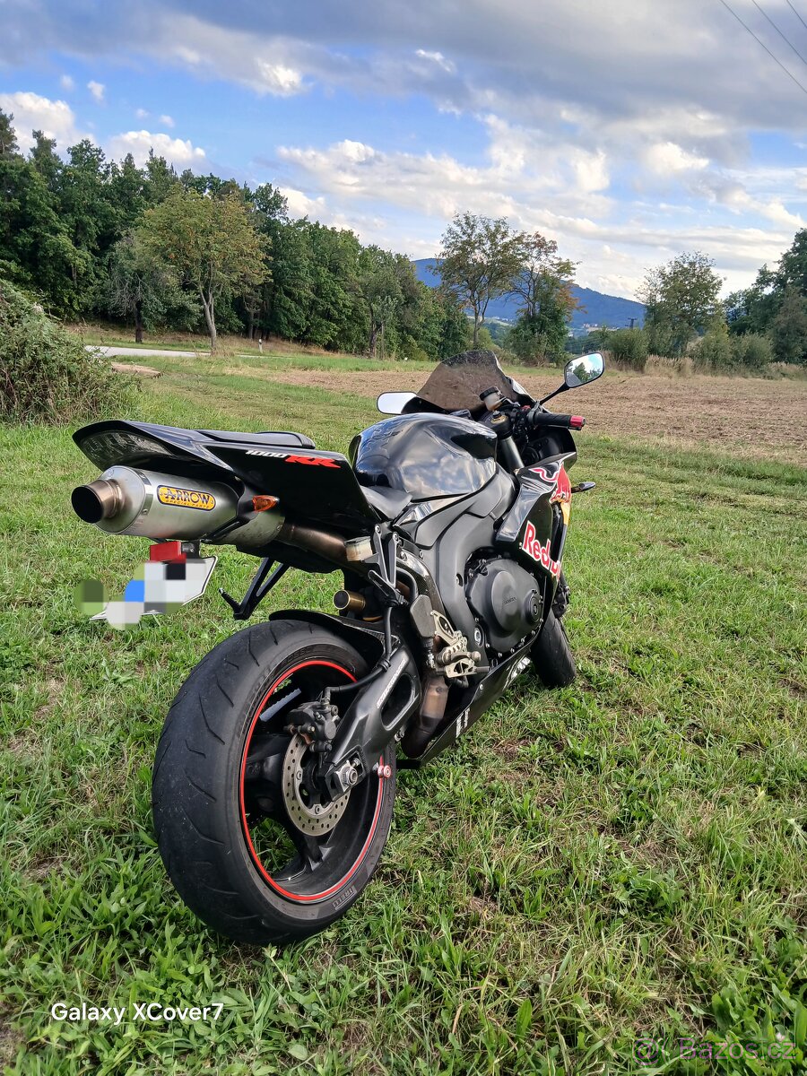 Honda CBR 1000rr FIREBLADE - 2