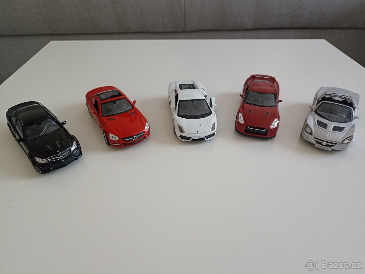 Sbírka autíček - 2