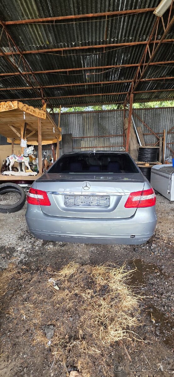 Mercedes Benz e212 - 2