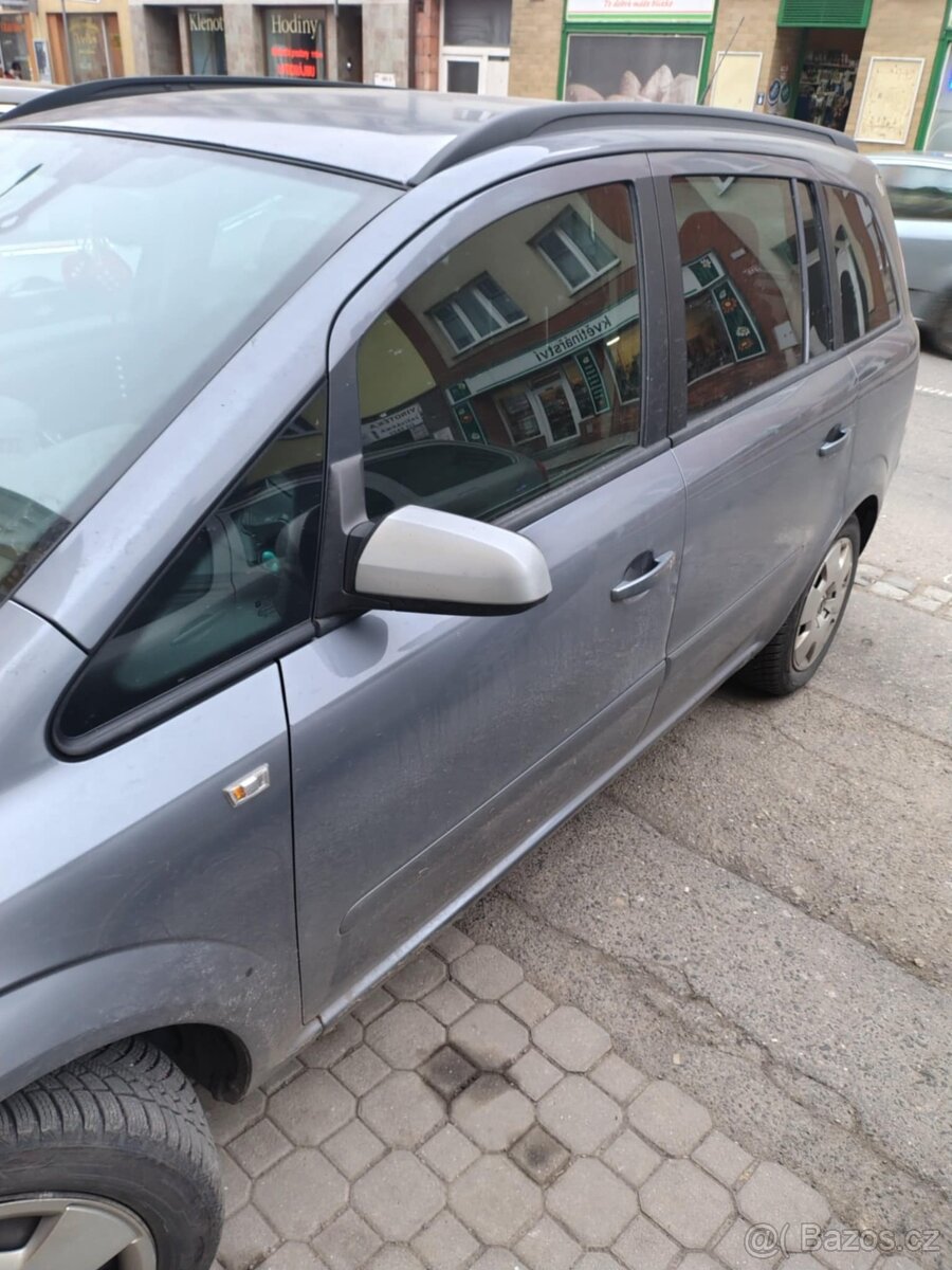 Opel zafira - 2