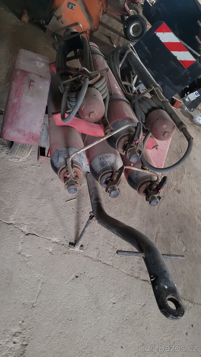 Starý hasicí přístroj - 2