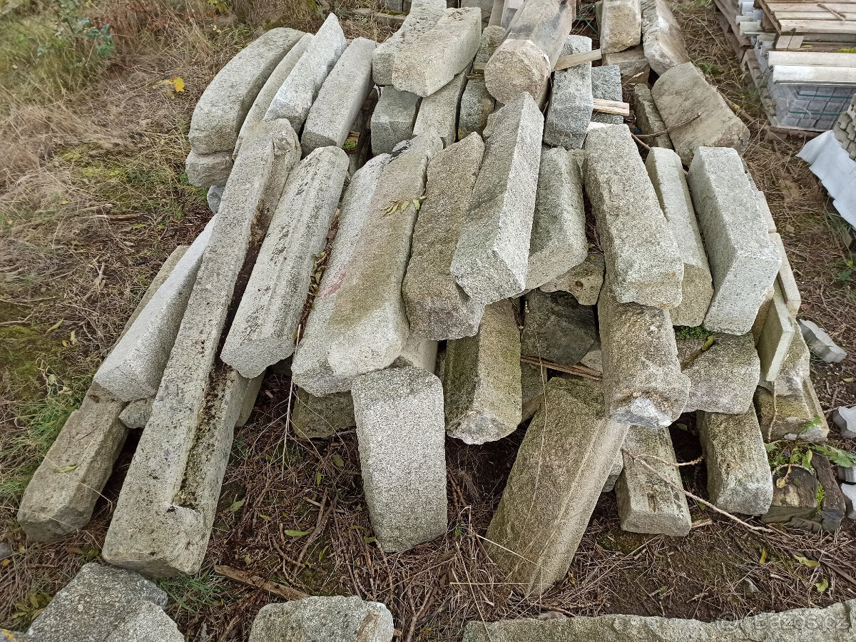 Kamenné obruby / sloupky - 2