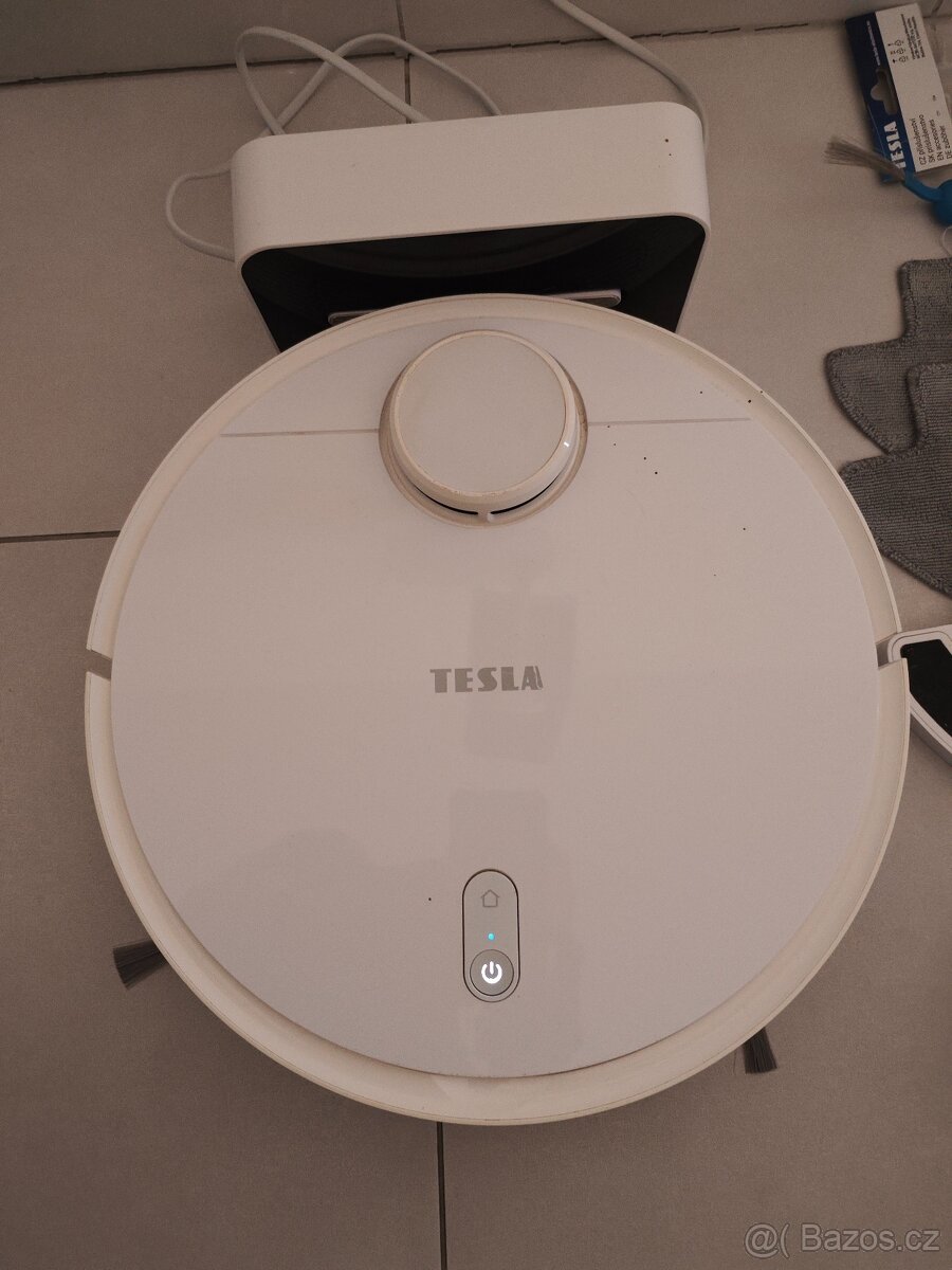Robotický vysavač Tesla IQ600 - 2