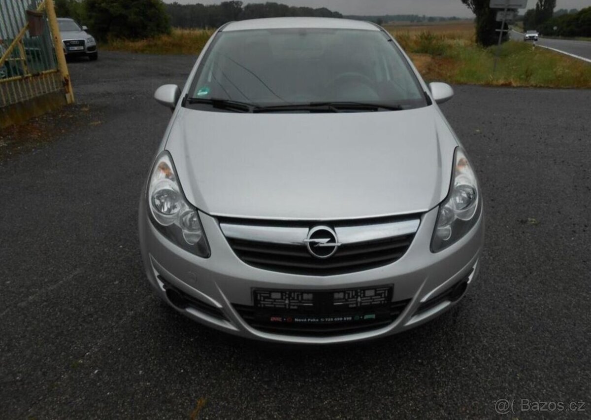 Opel Corsa 1,4 64 kW KLIMA Serviska benzín - 2