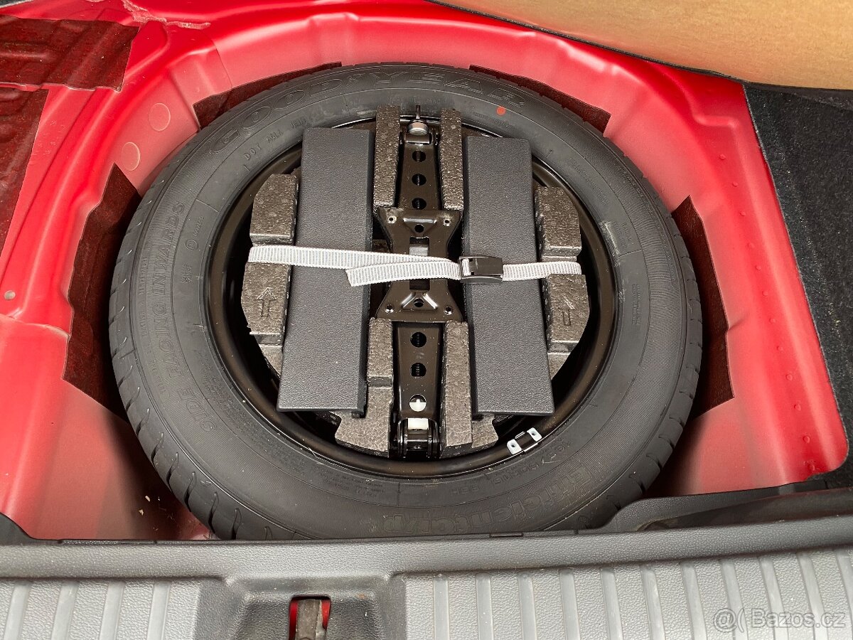 ŠKODA KAMIQ 1,5 TSI - interiér SPORT LINE - 2