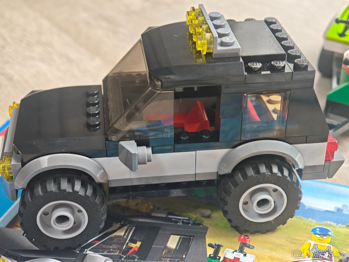 LEGO City 60058 SUV s vodním skútrem - 2