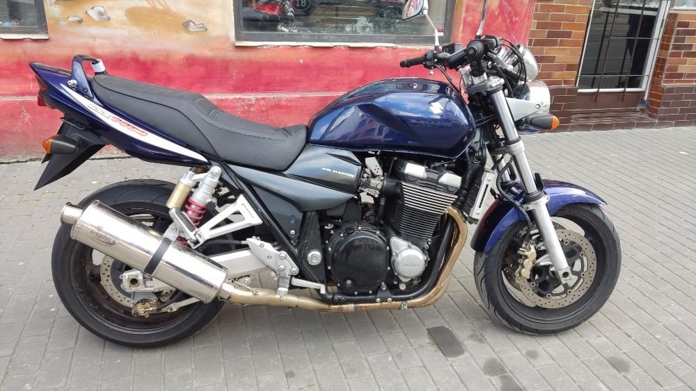 Suzuki GSX 1400 - 2