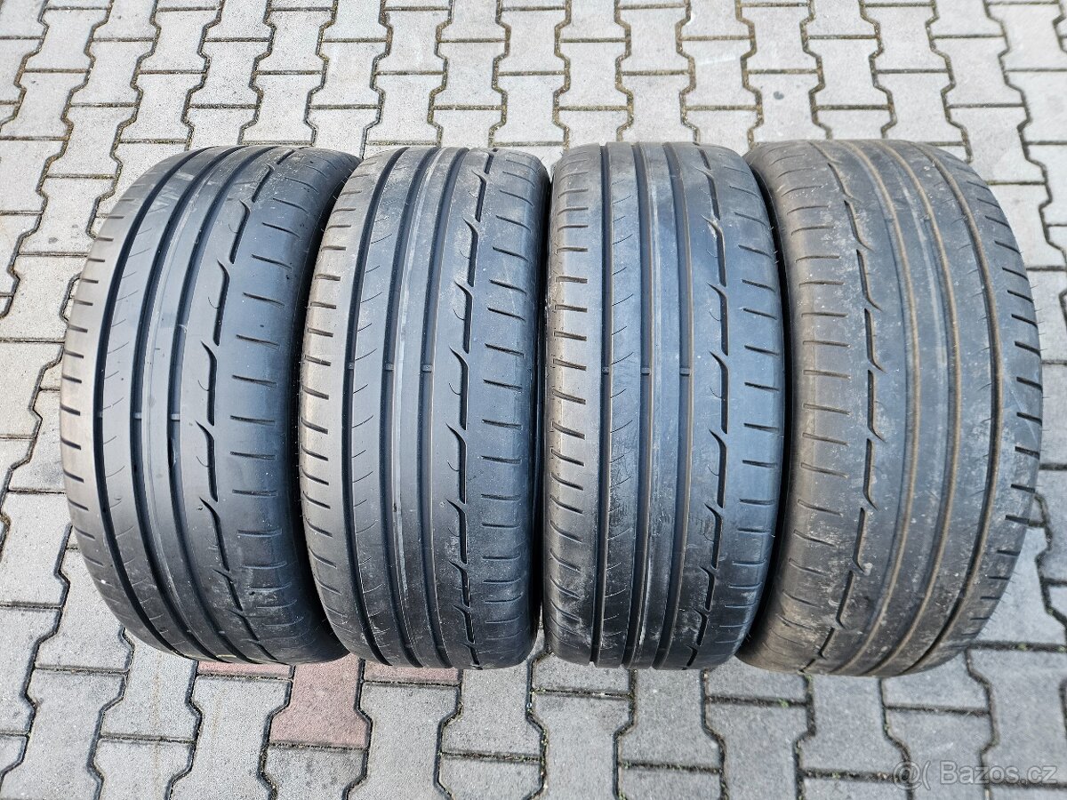 Letní pneu Dunlop 225/45/19 - 2