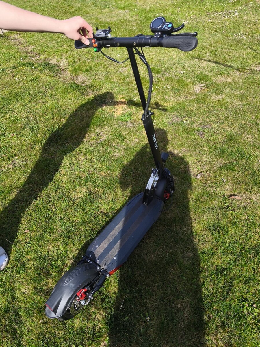 Elektrická koloběžka W-TEC - 2