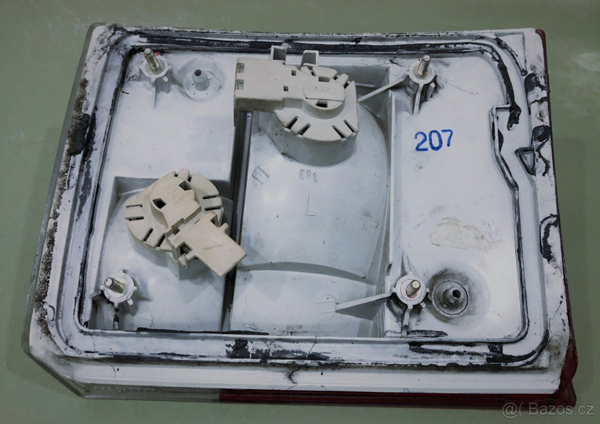 Audi 80 B3 - Zadní vnitřní světlo - levé - 2