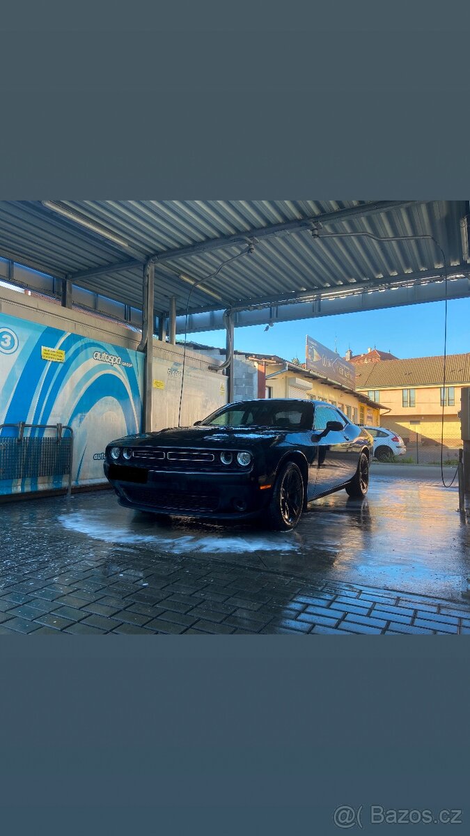 Dodge Challenger 3.6 V6 černé - 2