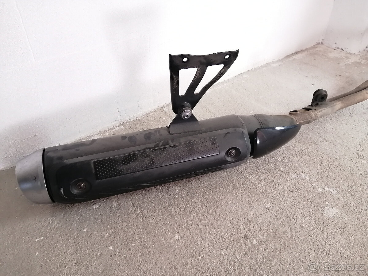 Suzuki Burgman 650 výfuk - 2