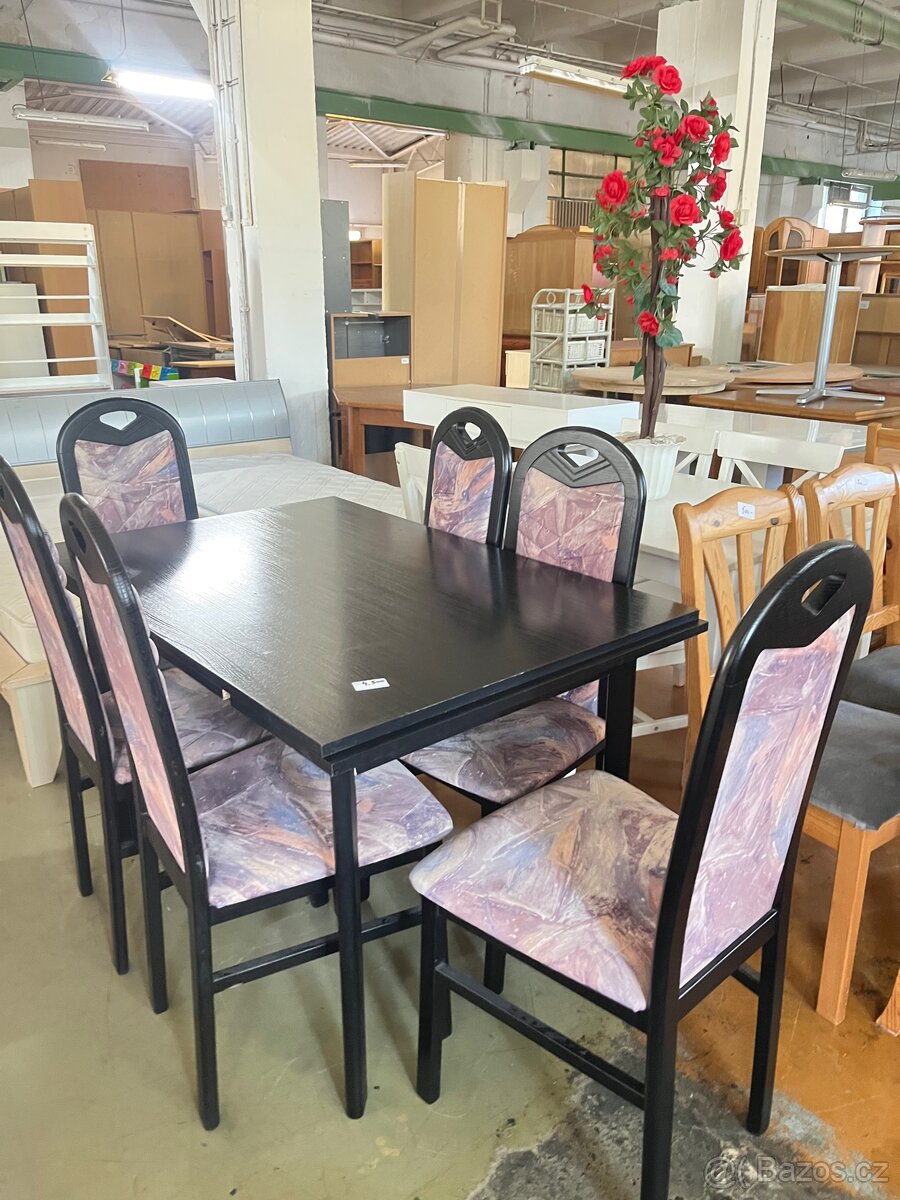 Jídelní stůl se židlemi - 2