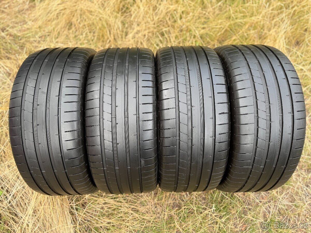 4x Letní pneu Dunlop Sport MAXX RT2 - 275/45 R19 XL - 90% - 2