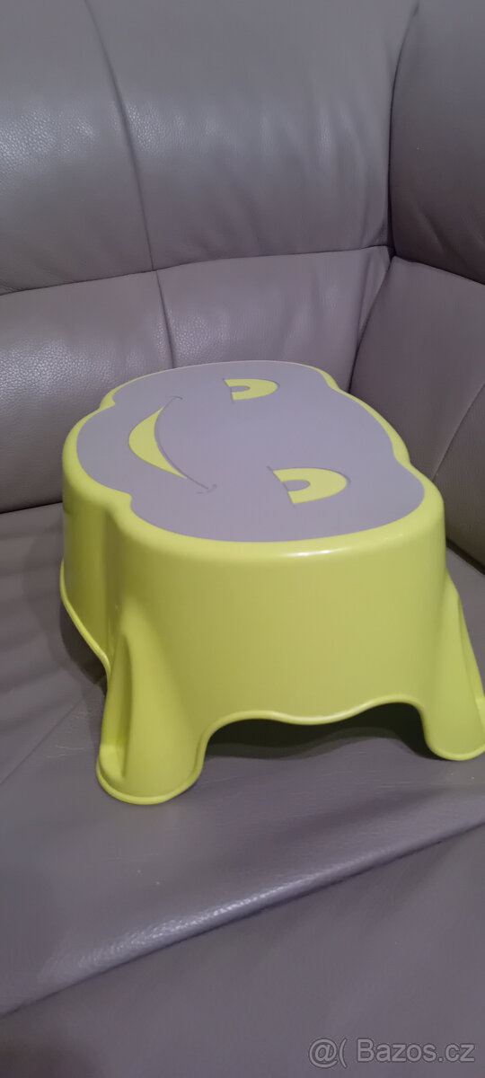 Stupátko, stupínek k umyvadlu - 2