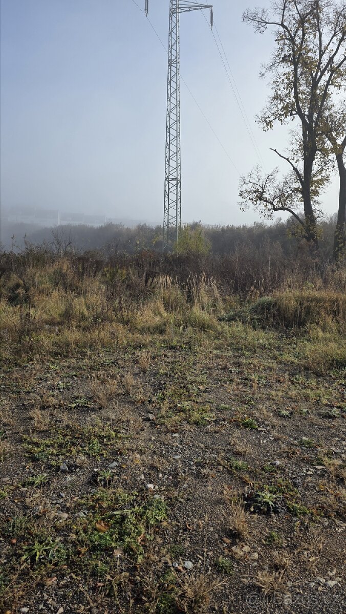 Parkovací plocha k pronájmu 1000m2 Brno sever - 2