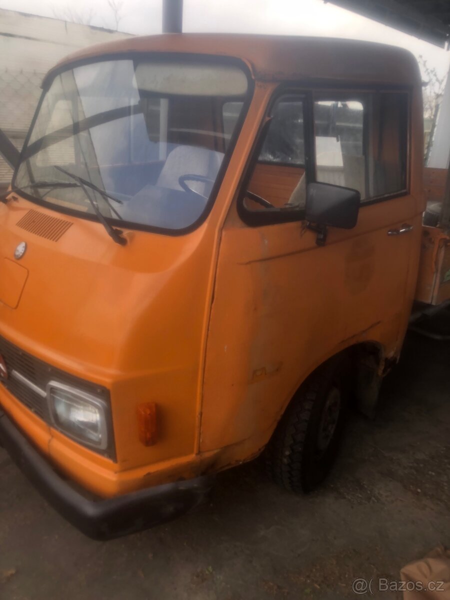 Mercedes Benz 207 - 2