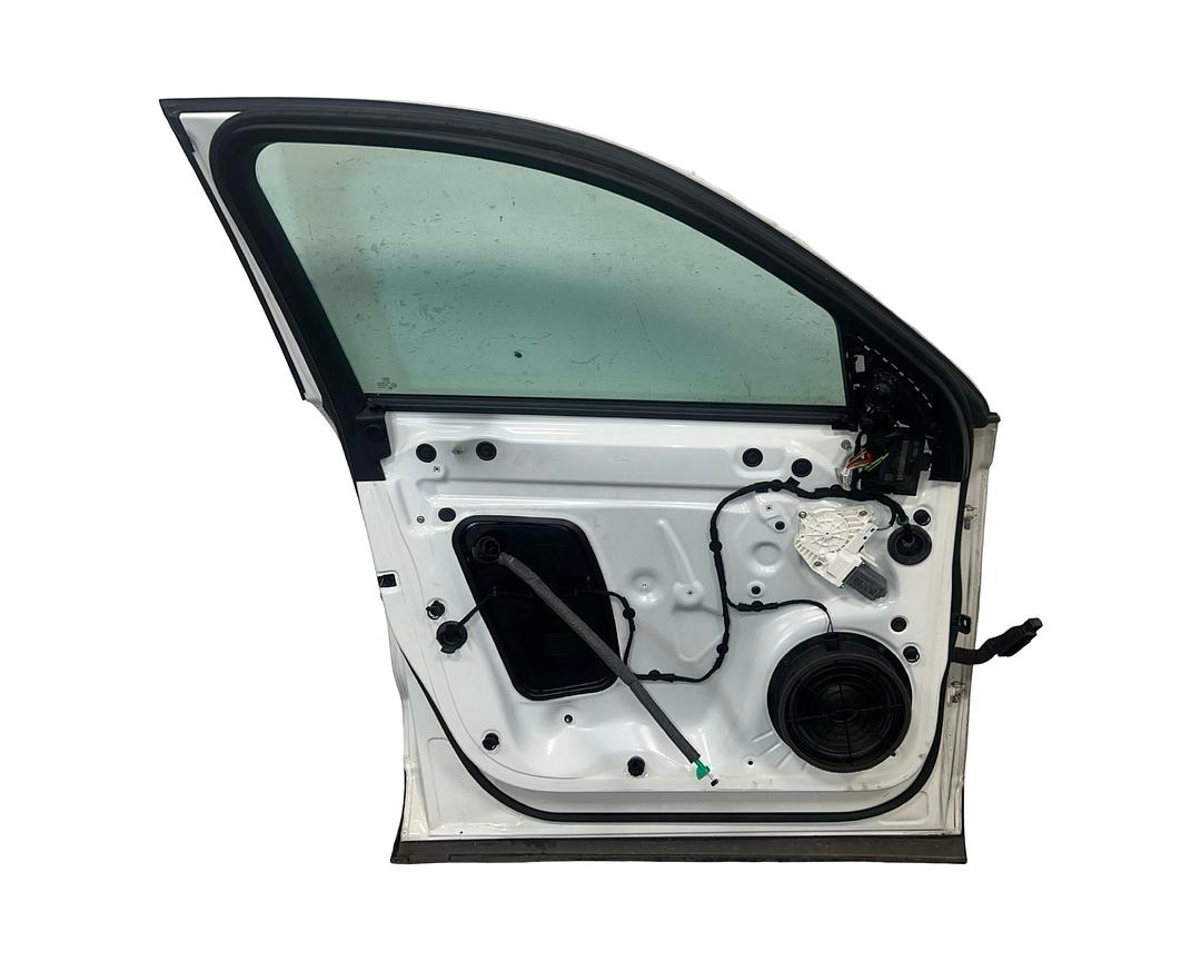 Levé přední dveře bílá LC9A / fólie Audi Q3 8U r.v. 2014 - 2