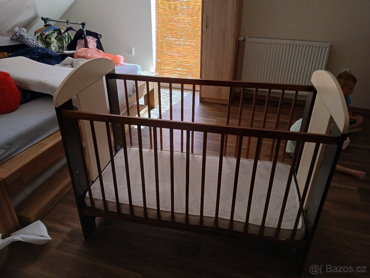 Dětská postýlka s matrací - 2