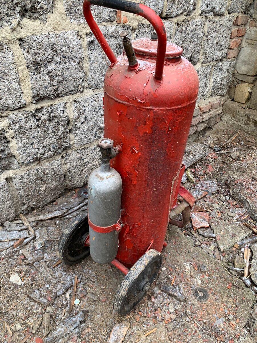 Pojízdný hasici přístroj - 2