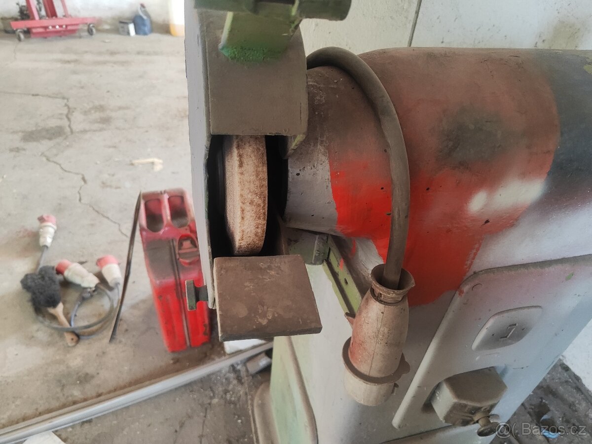 Stojánková bruska - 2