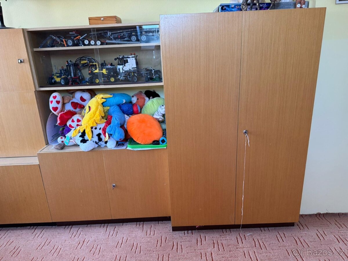 zařízení pokoje, stěna - 2