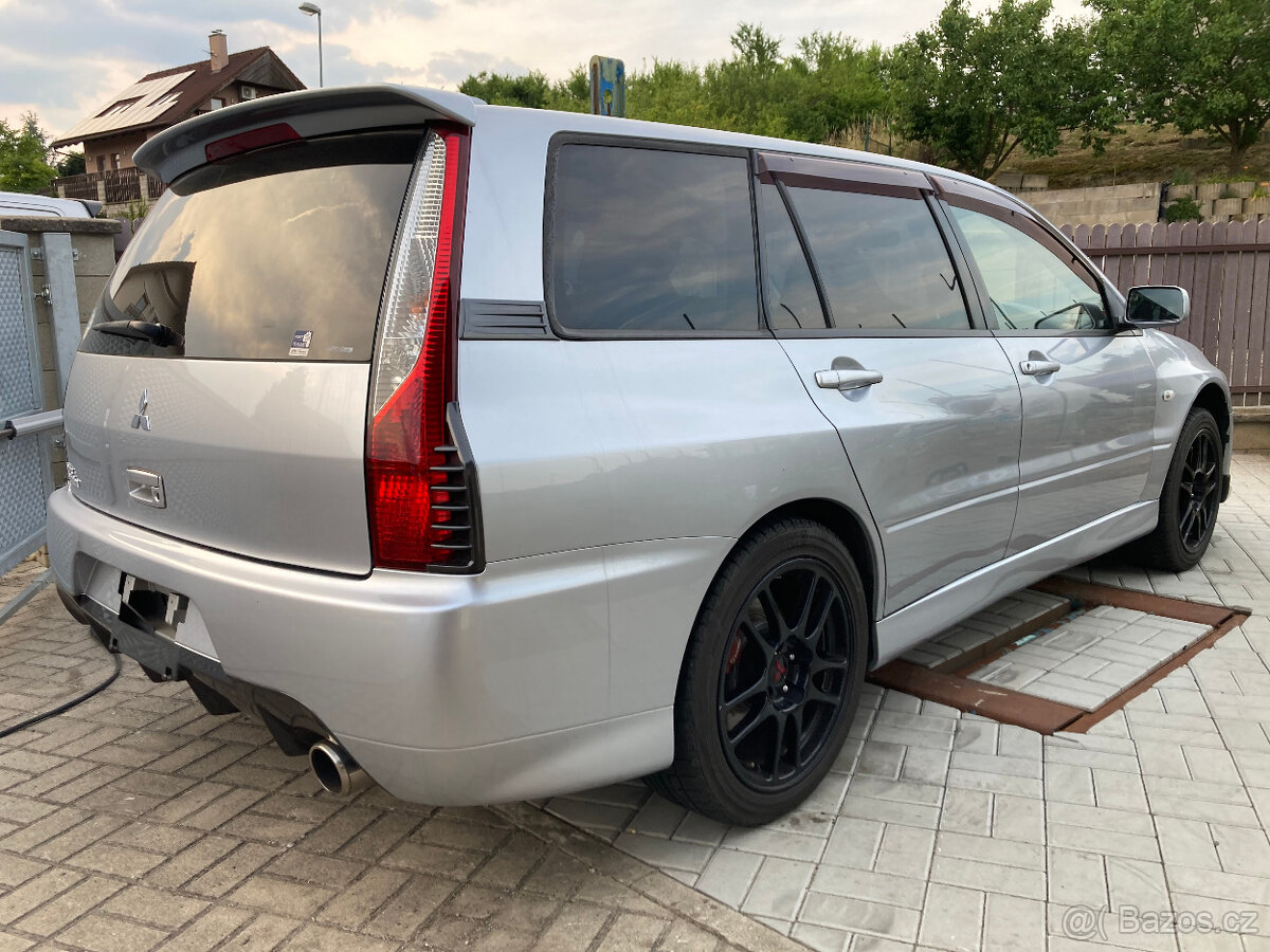 Mitsubishi Lancer EVO Evo 9 Wagon - 2