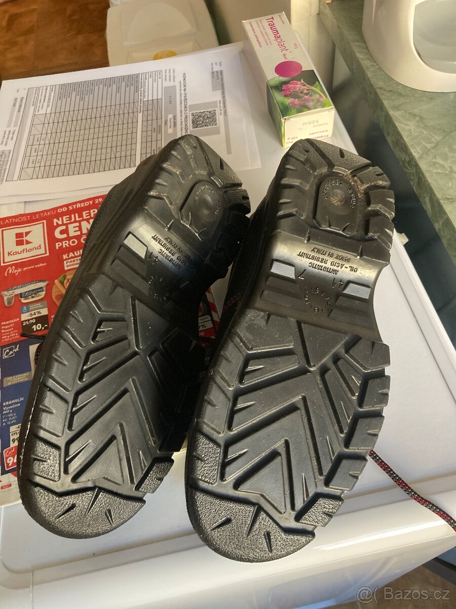 Pracovní obuv vel.40/41 nové. Made in Italy. - 2