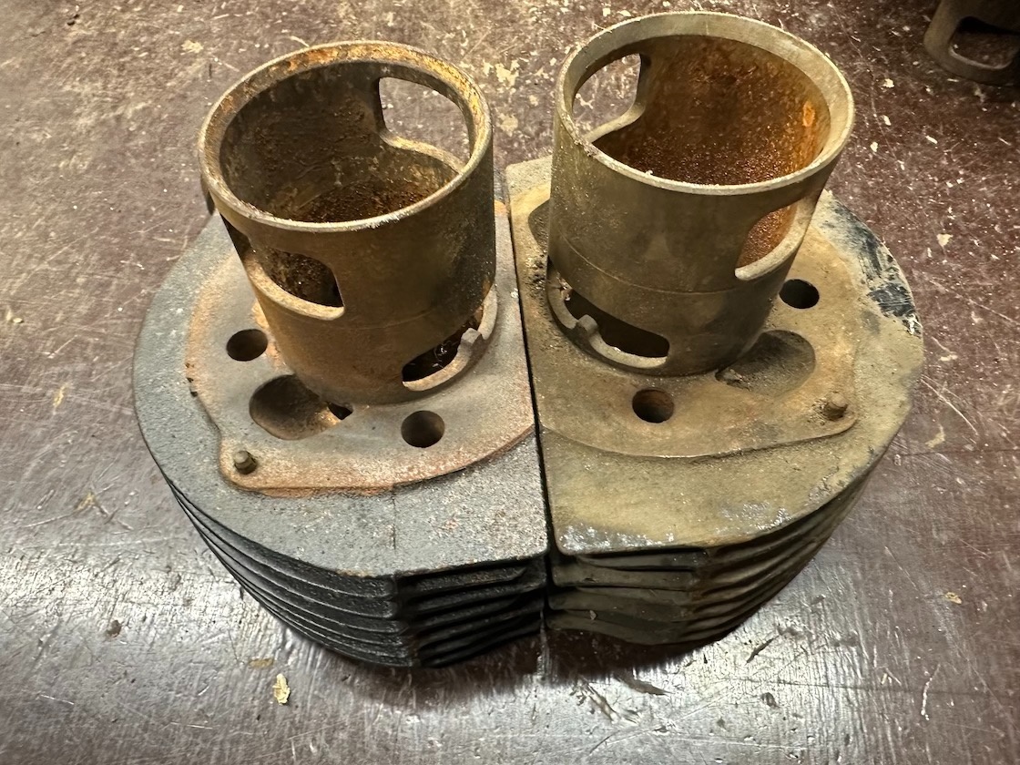 Predám VALCE JAWA 350/360 361 panelka, neolámané, 0.výbrus - 2