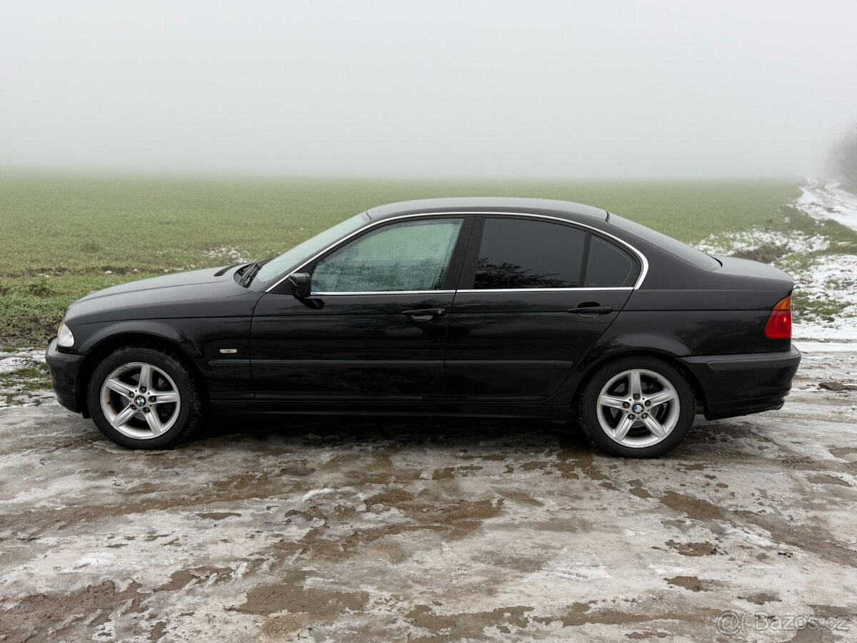 BMW 320i E46 sedan, 110 kW, benzín, automat, 1999, černá - 2