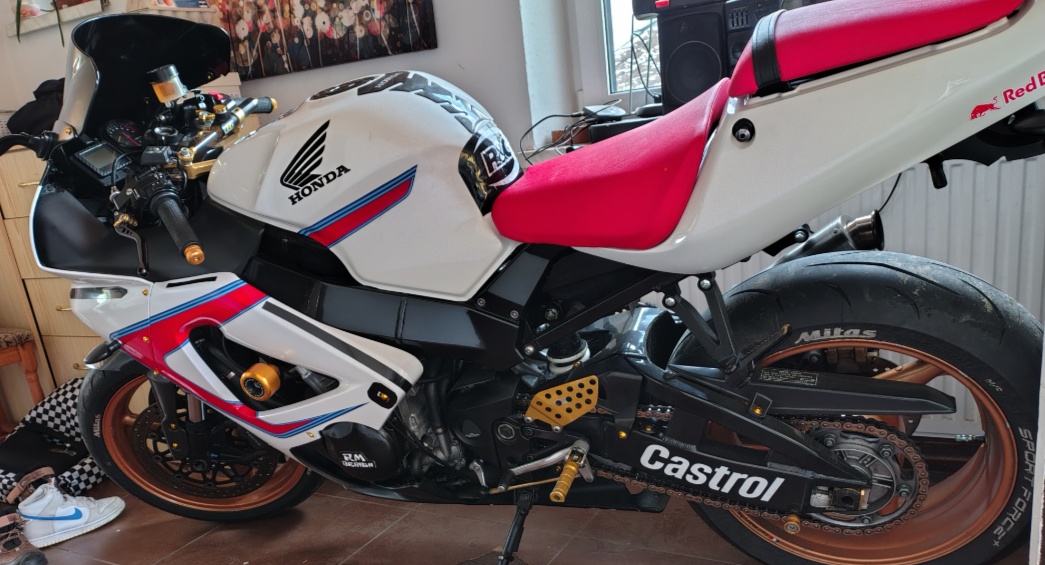 CBR 900rr (929) Fireblade - 2
