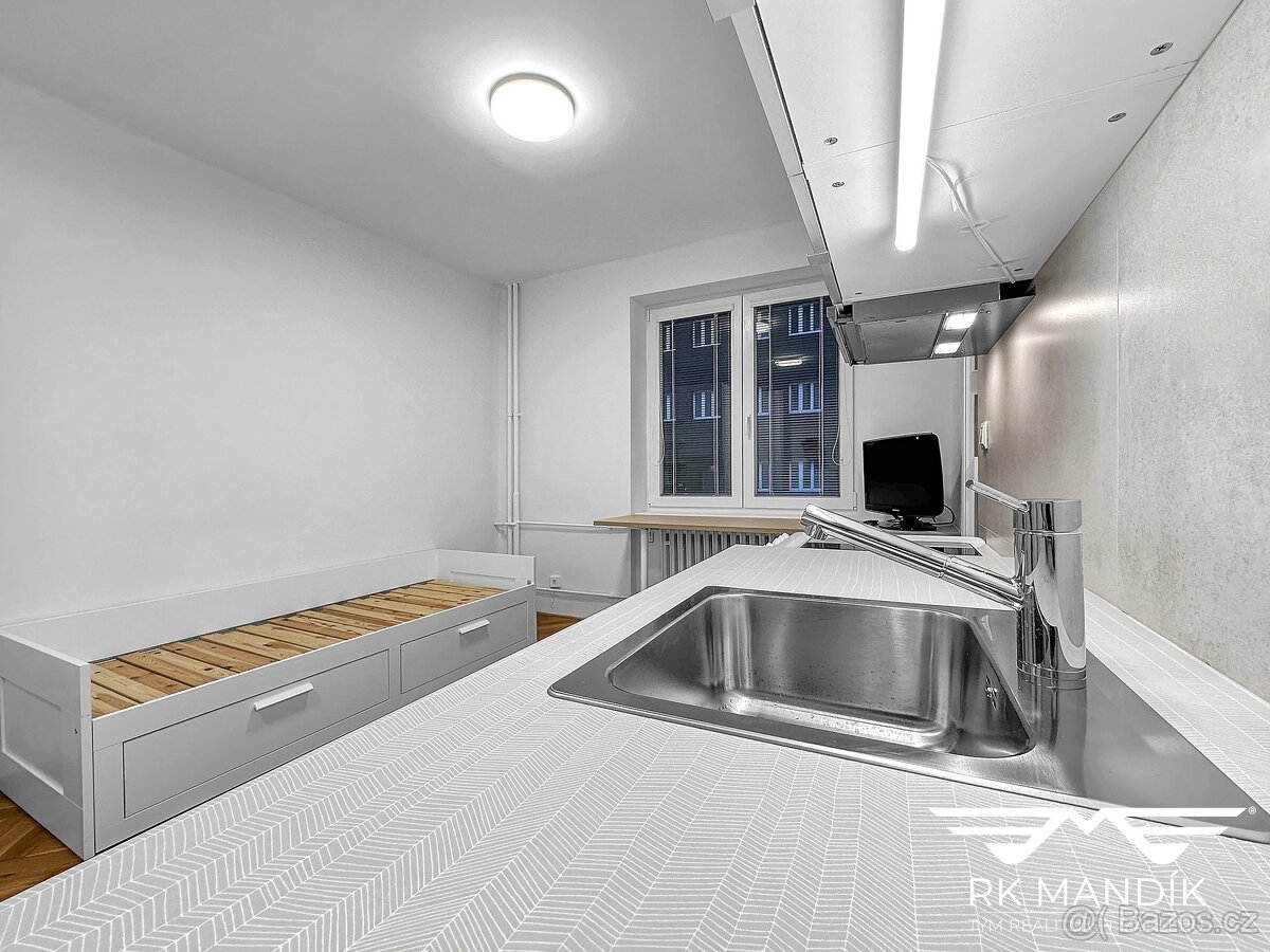 Garsonka v srdci Prahy 10 - Strašnice, ev.č. 733 - 2