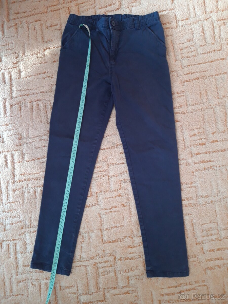 tmavě modré kalhoty velikost 152 - 2