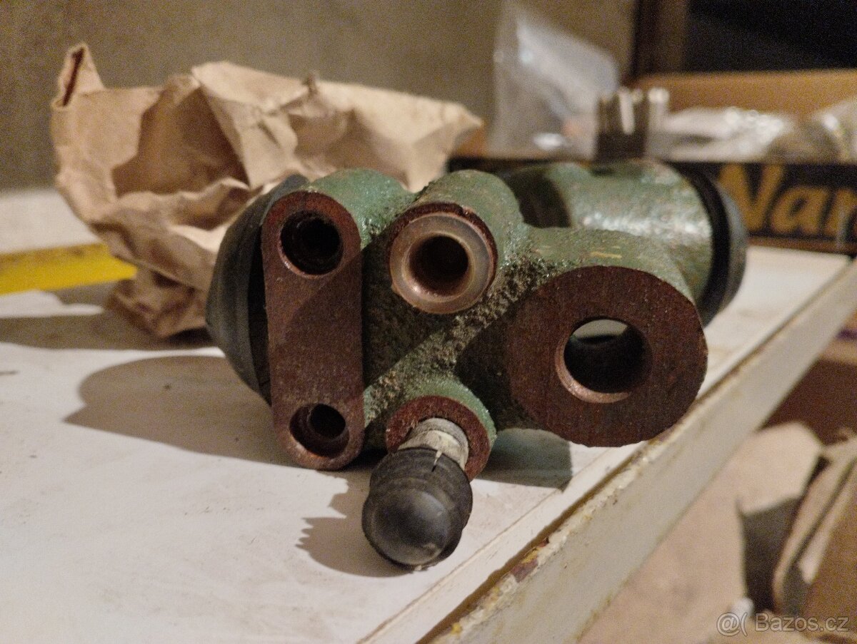 Aro m461 brzdive valecky - 2