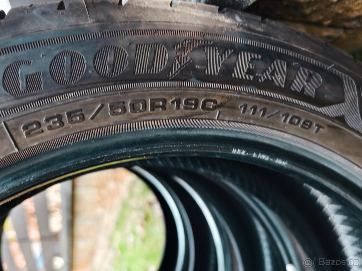 Goodyear Efficientgrip Cargo 2 235/50 R19 C 111/109 T Letní - 2