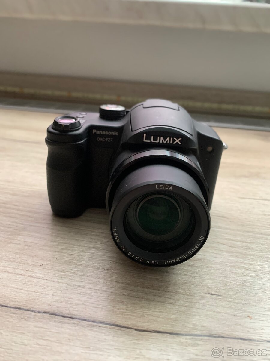 Panasonic LUMIX FZ7 - 2