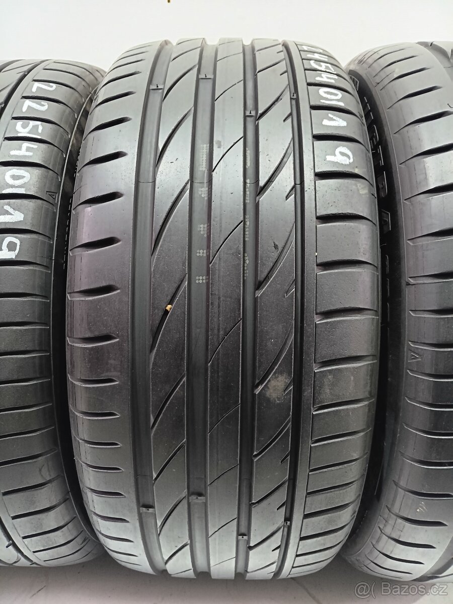 2ks letní pneu 245/40/19 Maxxis - 2
