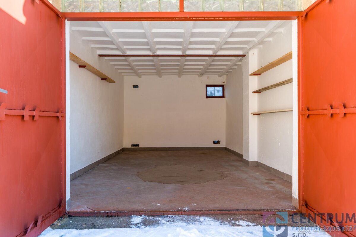 Pronájem garáže 18m2 - 2