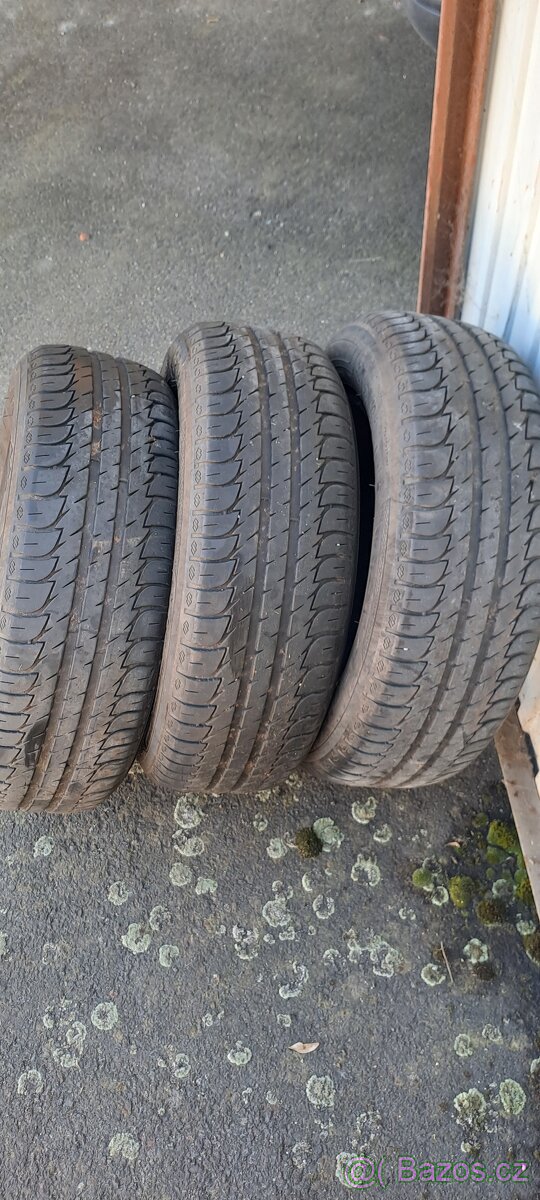 Pneu 185/65/15 - 2