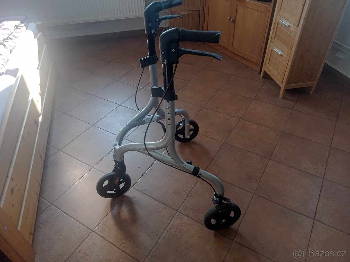 Zánovní choditko - 2