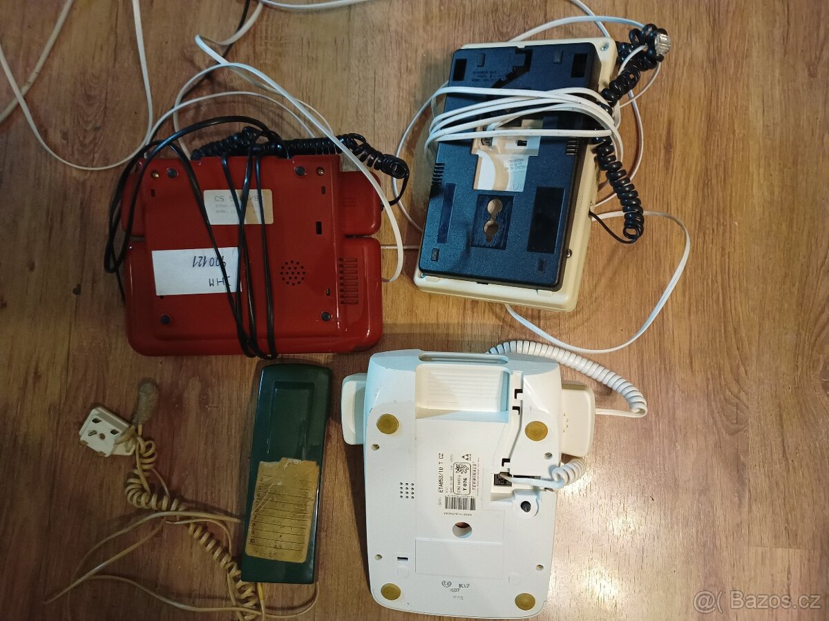 Prodám 4 retro telefony - 2