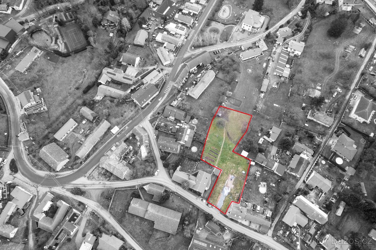 2038m2, Stavební pozemek, kompletně zasíťováno - 2