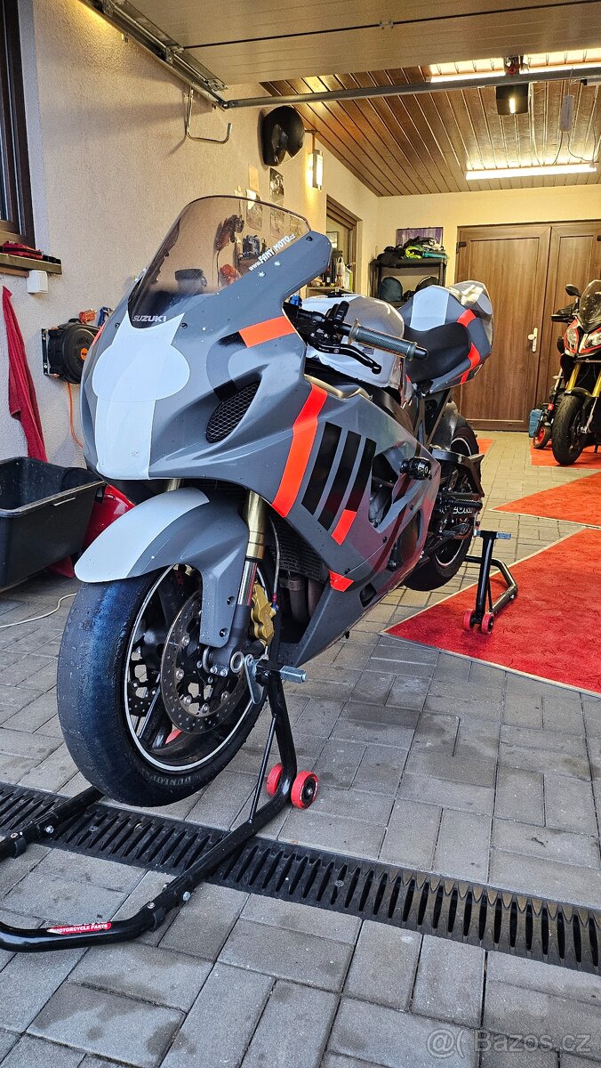 Okruhovka Suzuki GSX-R 750 - 2
