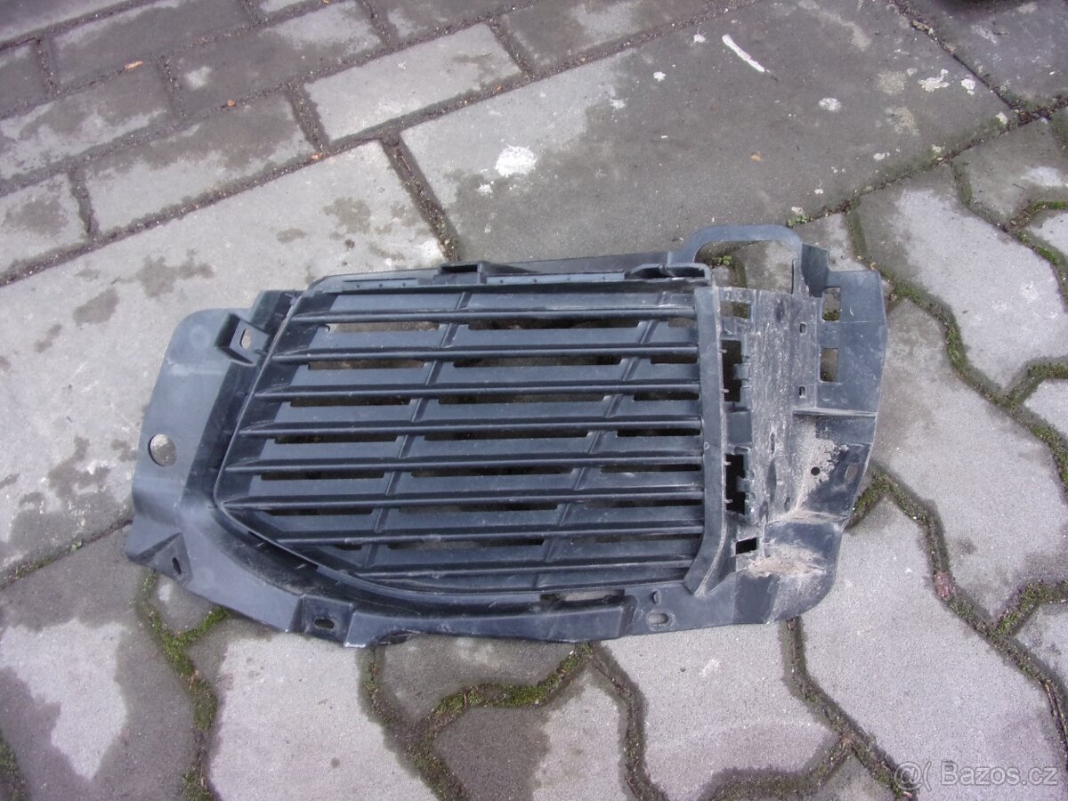 levá mřížka předního nárazníku Peugeot 3008 od roku 2017 - 2