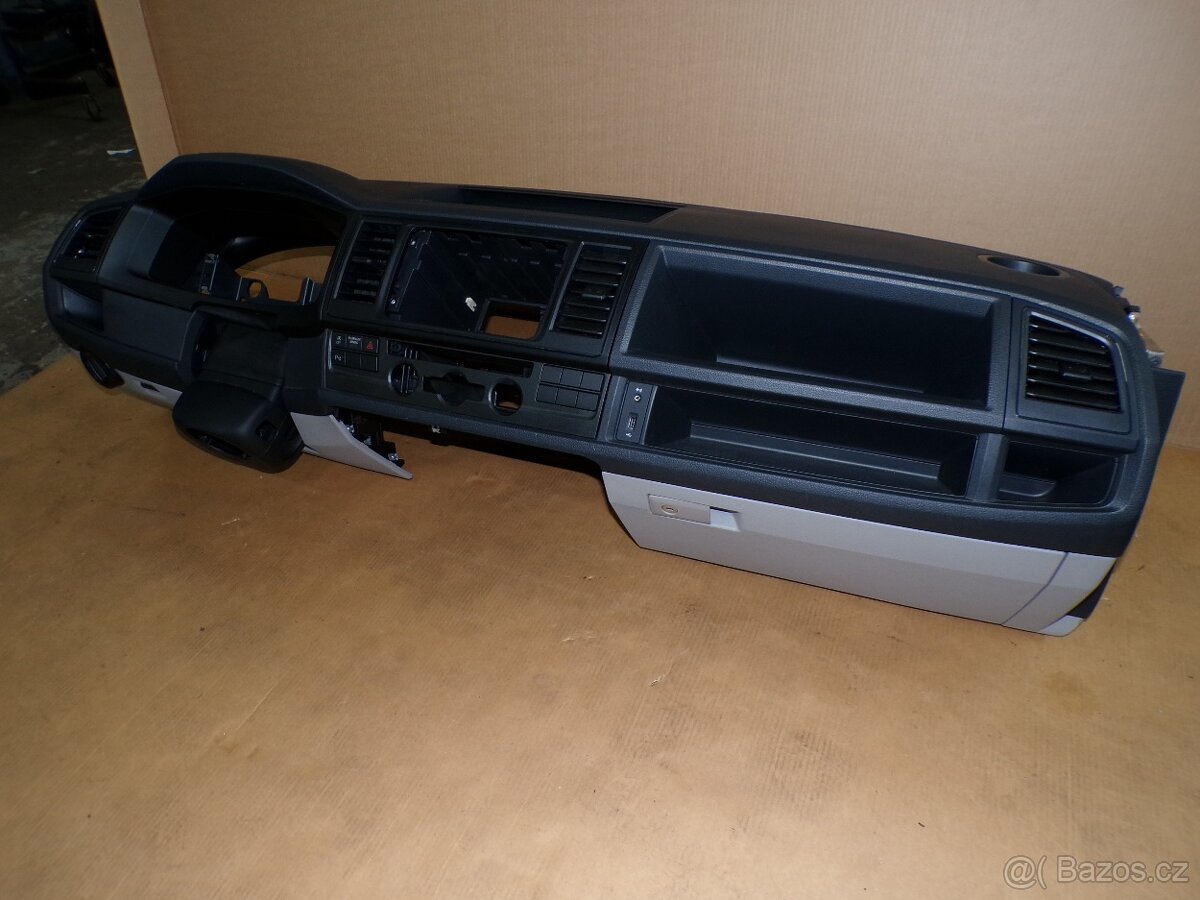 VW T6 palubní deska Caravelle Transporter TOP STAV - 2