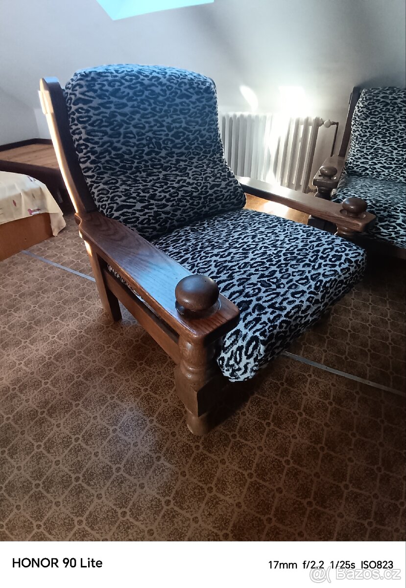 Sedačka z masivu - 2